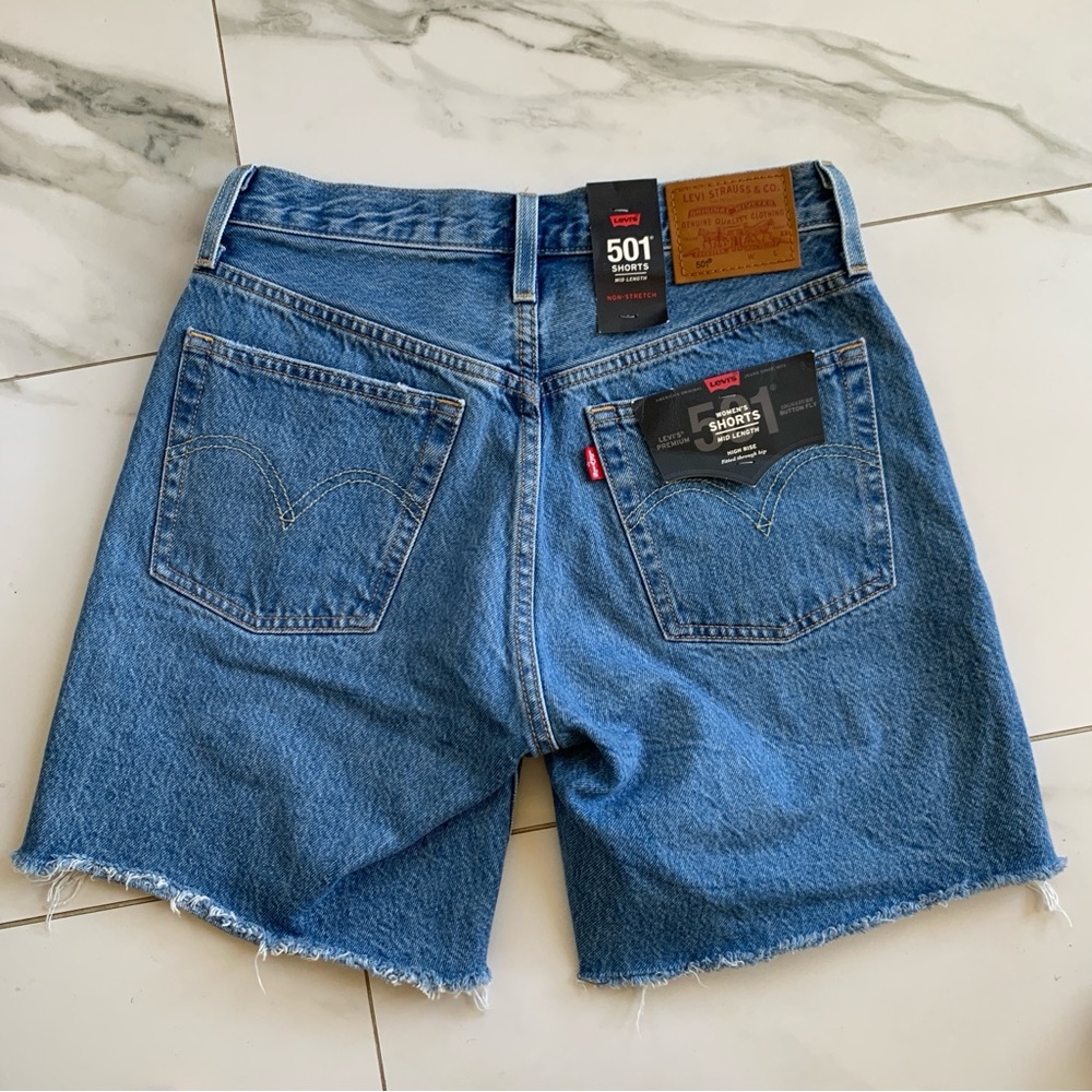Levi's 501 Mid Length Denim Shorts High Rise Button Fly Luxor Street Size 26 - Picture 3 of 7